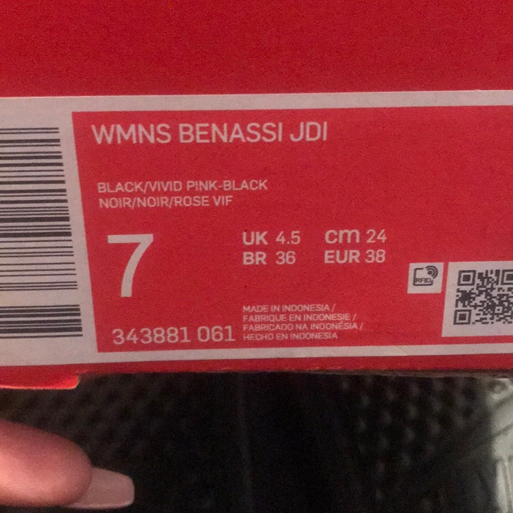 Nike slides - Picture 2 of 2